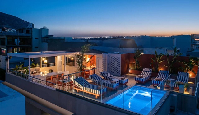 Central Spot! 3BR + Rooftop Pool & Chill Vibes in Limenas Chersonisoy