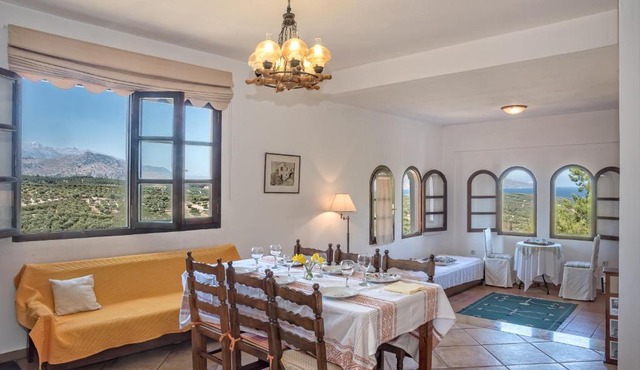 Charming Country Home with Almyros Bay Panoramic Views 5 Min to Beach in Episkopi