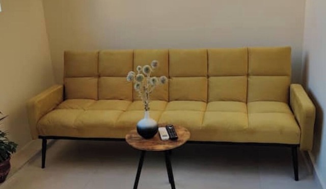 Charming Duplex for 6 in the Heart of Saranda – Steps from the Beach in Saranda