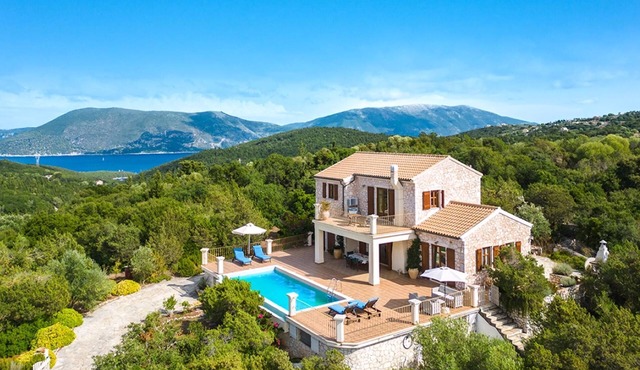 Charming House with Sea Views and Sunset Outlook near Fiskardo