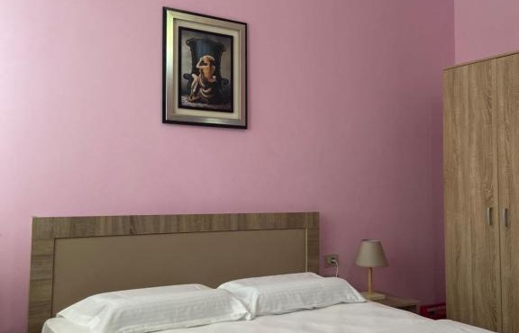Cheerful residential home with free parking & WiFi in Shkodër