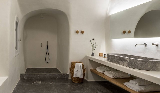 Chelidonia Luxury Suites - Adults Only in Santorini