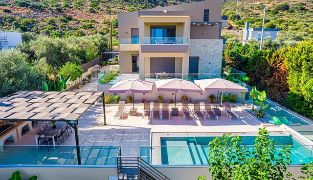 Chris villa with private ecologic pool and kid's playground!