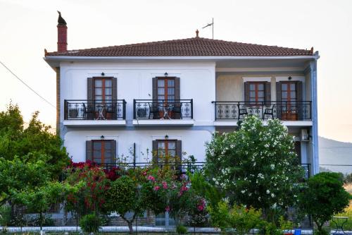 Chrys Marie Studios in Ireon