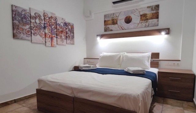 Cleo by AROKARIAPARTMENTS 50mt from the seaside in Charakopio