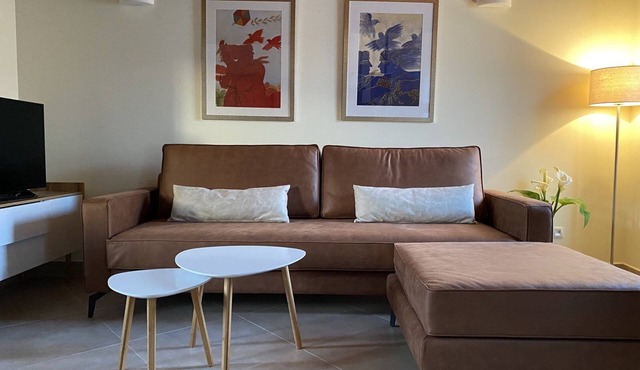 Comfort for two,away from the crowds.