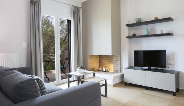 Comfortable and modern villa only 4 km from Lefkada town