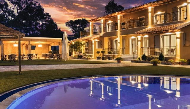 Comissa Luxury Suites