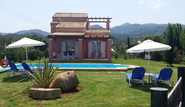 Complex of Independent Maisonettes with Private Pools 250m from the virgin Beach