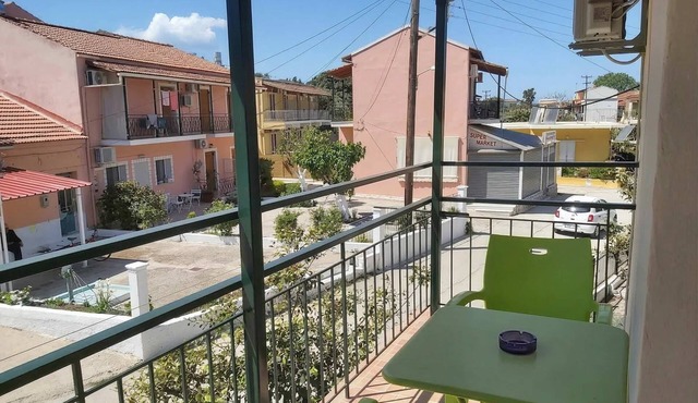 Corfu Frodo Studios, Steps Away from the beach in Kavos