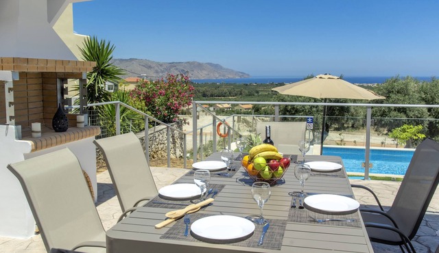 Costa Maris Villa with Private Pool in Georgioupoli