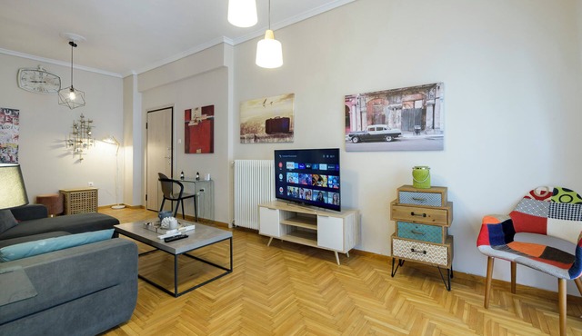 Cosy 2BR flat near Ampelokipoi station & hospitals