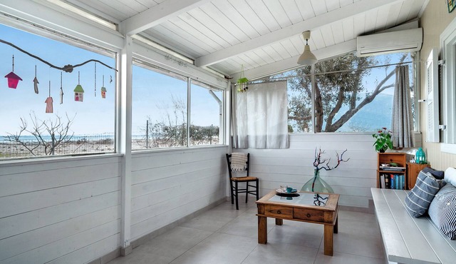 Country House 'Kite Beach House' with Sea View, Wi-Fi and Air Conditioning