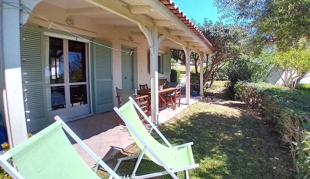 Country House 'No 4 Holiday Home' with Sea View, Wi-Fi and Air Conditioning