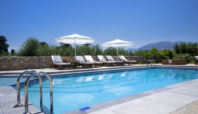 Countryside Large Pool villa Nafsika w/Childrens Play Area 6 km to the Beach.