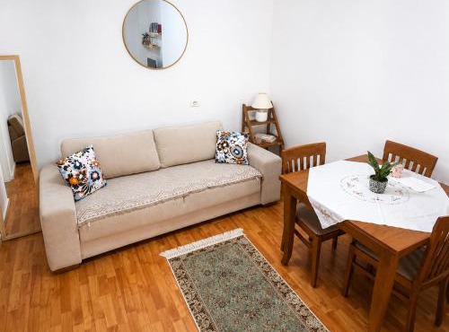 Cozy Apartment, Free Parking near Dajti Cable Car, Bunk'Art in Tirana