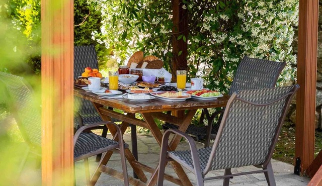 Cozy Studio with Balcony, Wi-Fi and Air Conditioning in Kinira