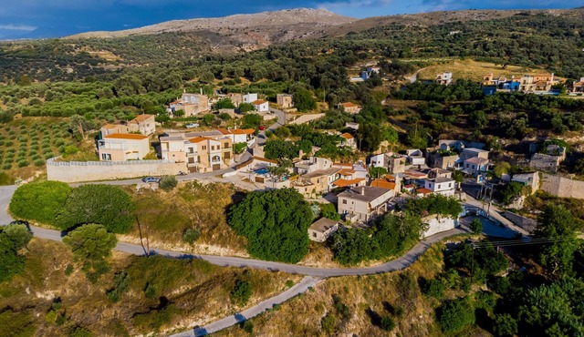 Cretan Nature Villa with private heated pool & BBQ