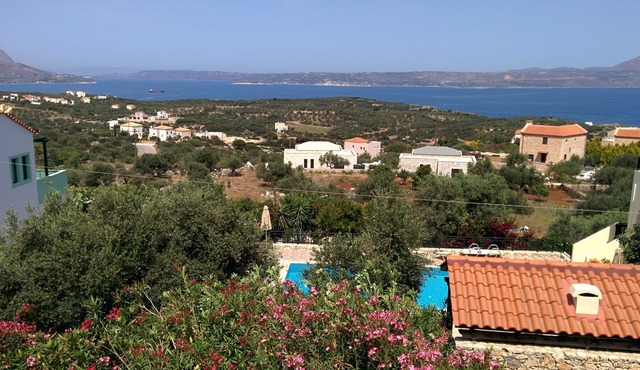 CRÊTE, beautiful villa with swimming pool and fantastic sea view on souda bay in Apokoronas