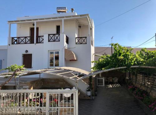 Dea House in Finikas