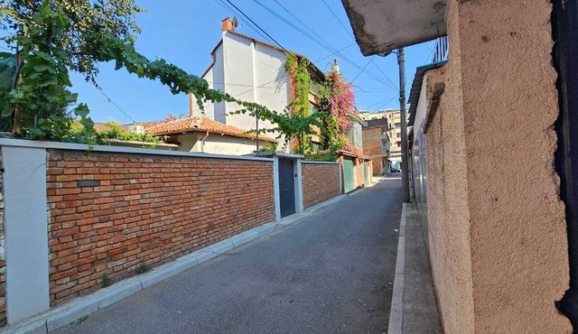 Delightful 4-bedroom house with AC in vibrant Tiranë in Tiranë