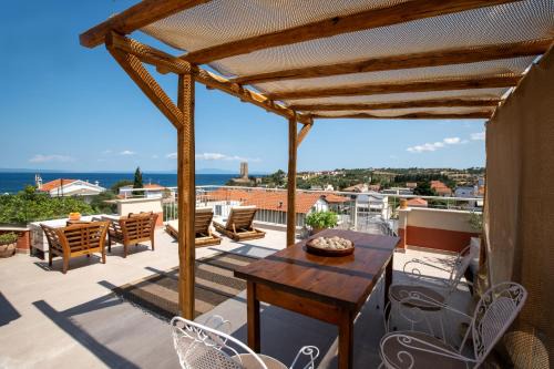 Delmare Tower View Suites