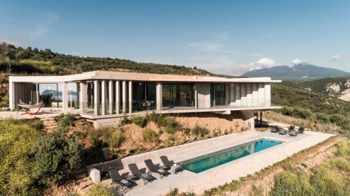 Designer Villa Ori seaview private pool sleeps 8