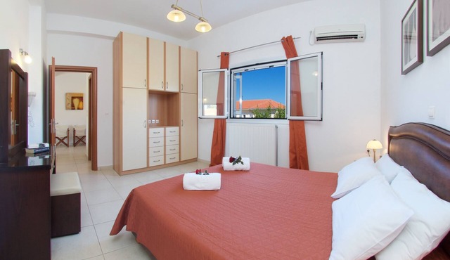 DIAMANTO COMPLEX SUPERIOR APARTMENT With Shared Pool, Sea And Mountain Views