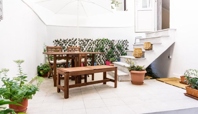 Dimitra's cosy studio in old town with backyard in Neapoli-Sykies