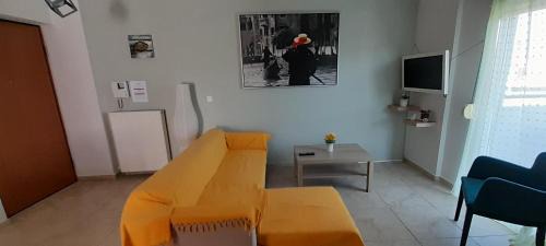 Dimos Sunny & Luxury Central House ! in Perea