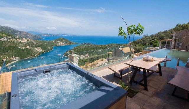 Eagle Villas Luxurious Villas with private pools and breathtaking view! in Λευκαδα