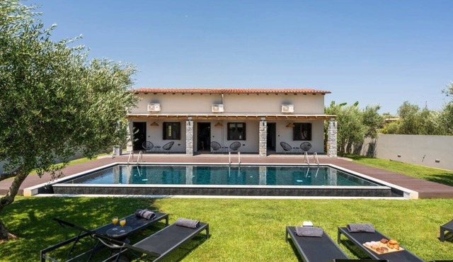 Eightyfour Living with private pool