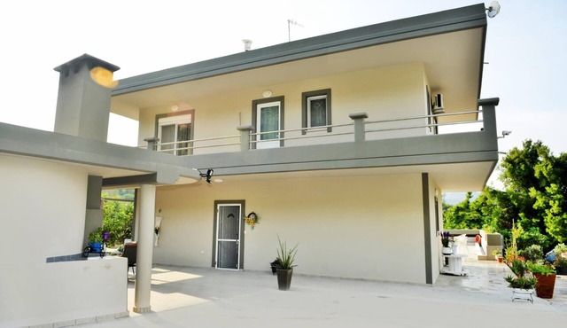 Elegant Villa with Pool & Garden in Eleousis.