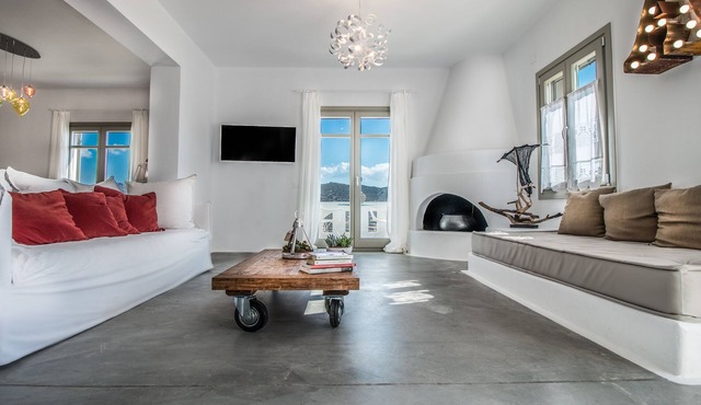 ELEGANT VILLA WITH PRIVATE SPA AND PANORAMIC VIEW in Νάξος