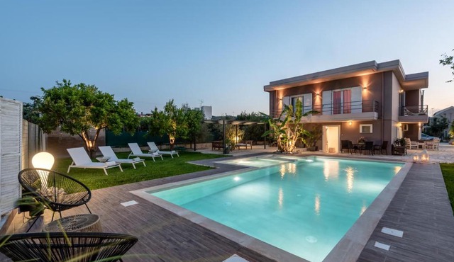 Elenas Village House - Love apartment with Pool and Terrace in Alikianós