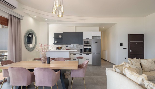 Elia Seaside Deluxe Apartment in Chania