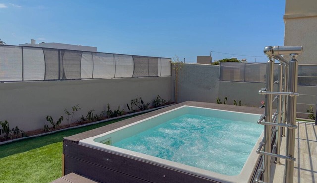Eligio Luxury Residence with Private Jacuzzi & Sea View