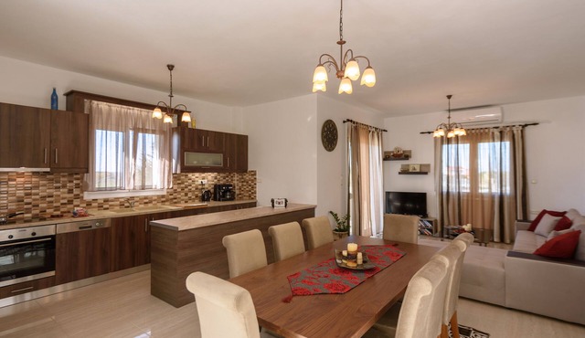 Elpidis Villa