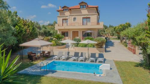 Emma's Luxury Villa in Pastida