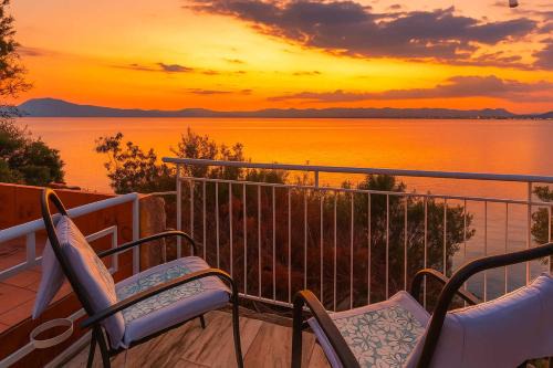 Endless Blue Seafront Retreat - Mikra Mantineia