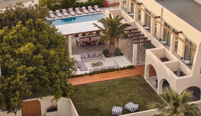 Ennea Villa, Pool, Whirlpool, Cinema Walk to Beach in Heraklion