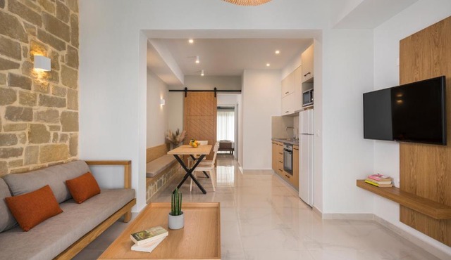 Esplanade Apartments - Heated Pool in Kalathas