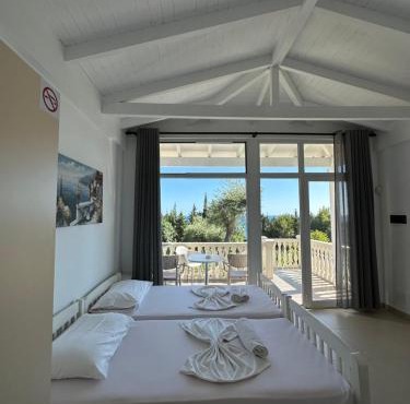 Essos Villas in Dhërmi