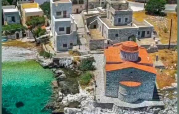 Family house near the sea in Kokkala