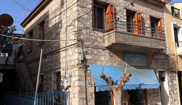 Fancy 4-bedroom family summer house in Pythagoreio. in Pythagoreio
