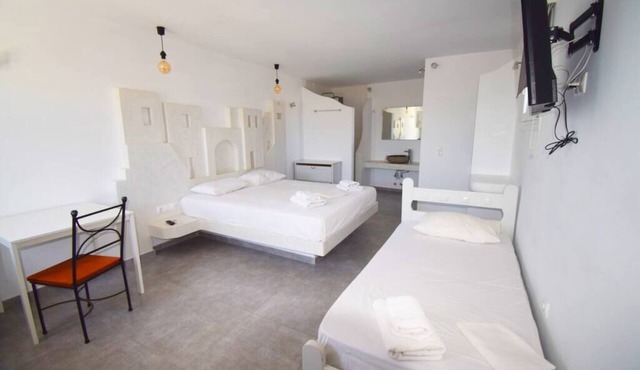 Fantastic studio for 2 people with private