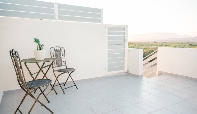 Ferienunterkunft 'Authentic Cretan Escape: Messara Olive Groves & Sunset Views' in Αγία Φωτιά