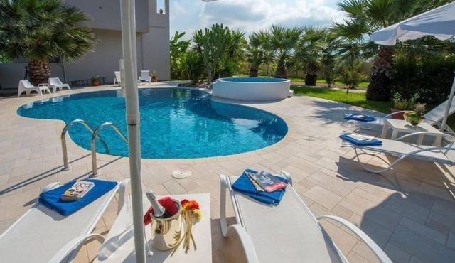 Ferienvilla "Xenos 2" mit Blick auf das Wasser by Interhome in Kos