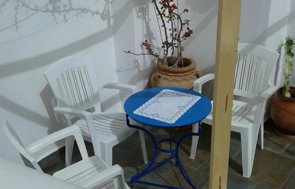 Floras Rooms and Studios