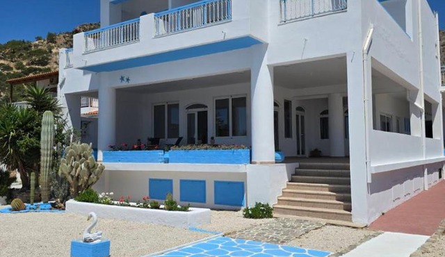 Gabi Rooms in Sougia